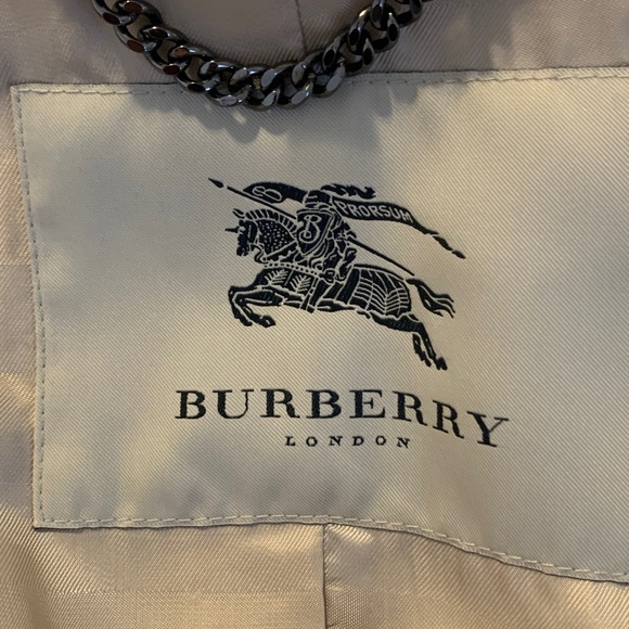 Burberry London wool and cashmere trench coat. - Picture 9 of 12